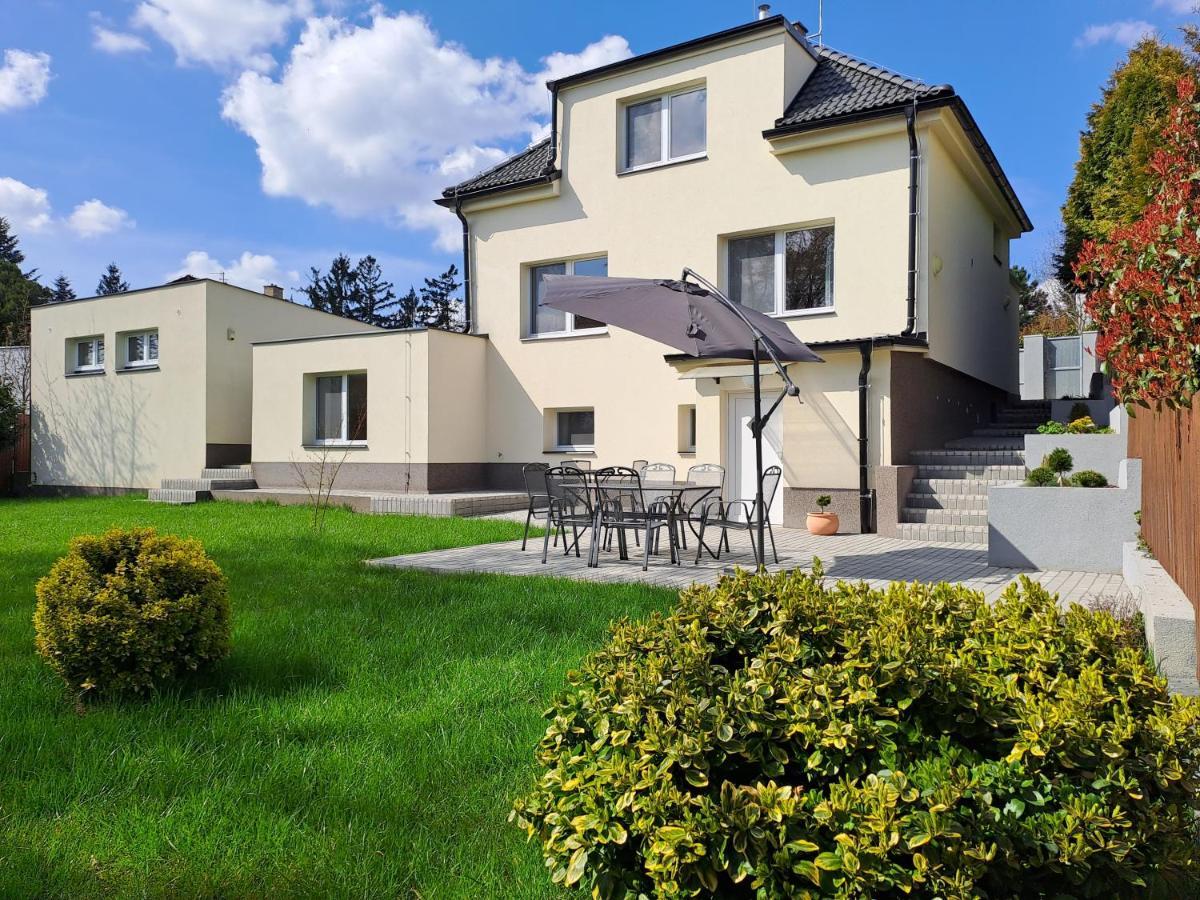 Apartmanovy Dum Se Zahradou V Klidne Casti Prahy 布拉格 外观 照片